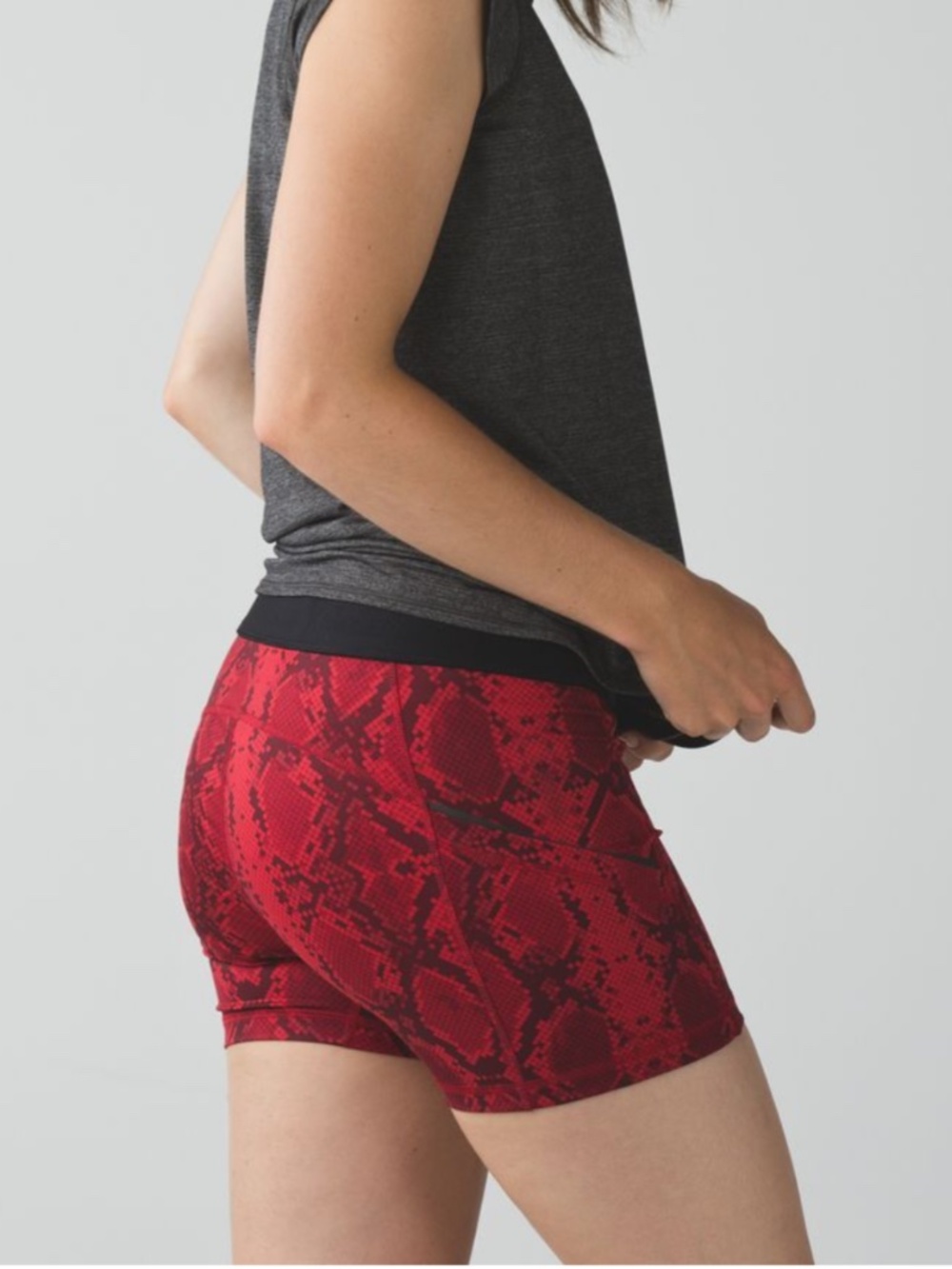 Lululemon What the Sport Short Red - Size 6